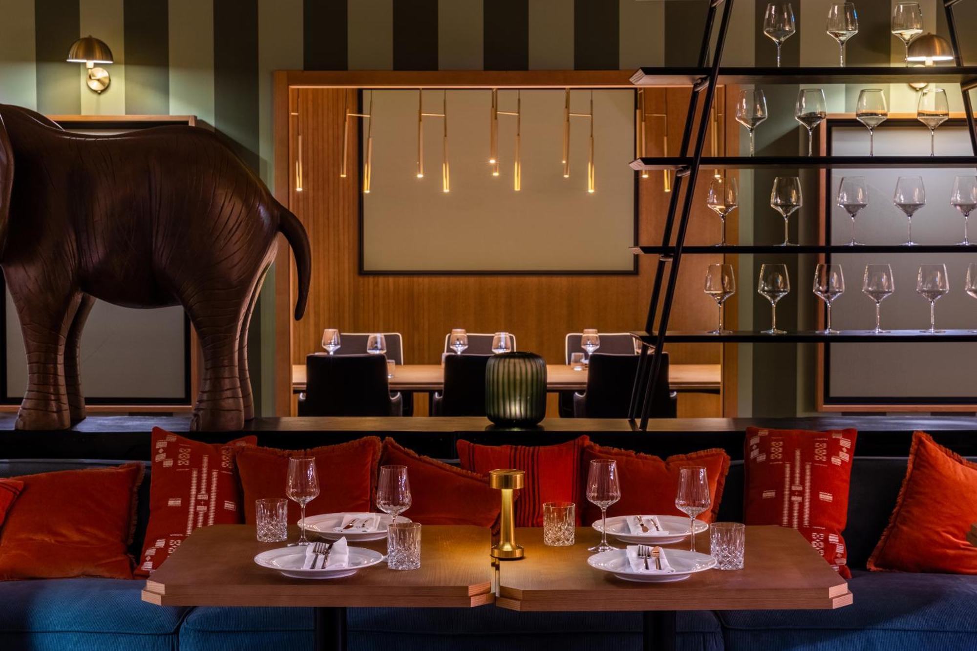 ホテル Wyndham Grand Algarve キンタ・ド・ラーゴ エクステリア 写真 The interior of the restaurant