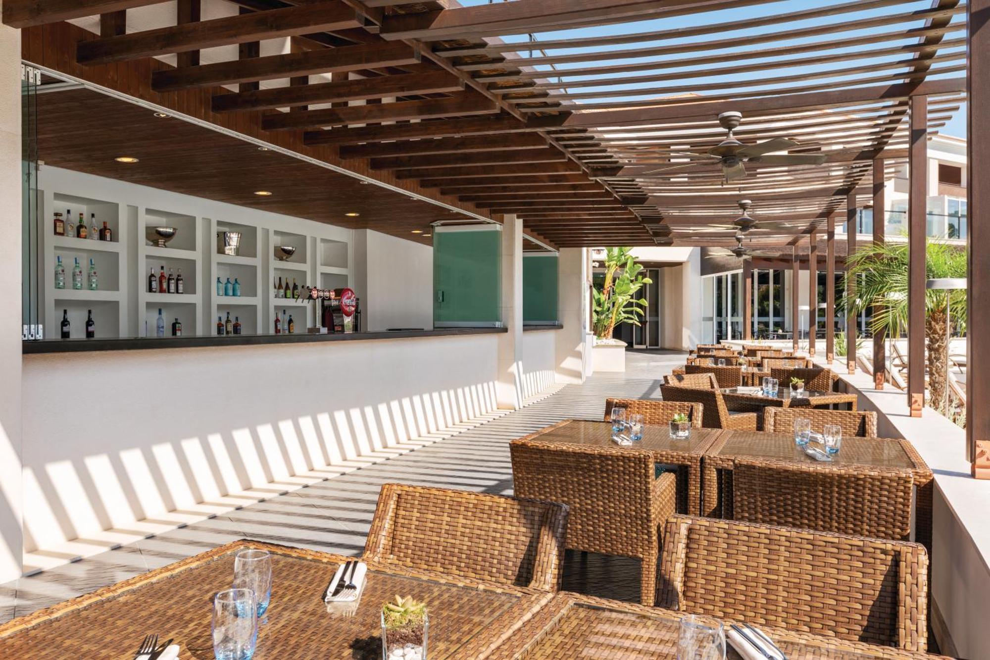 ホテル Wyndham Grand Algarve キンタ・ド・ラーゴ エクステリア 写真 The Sky Bar