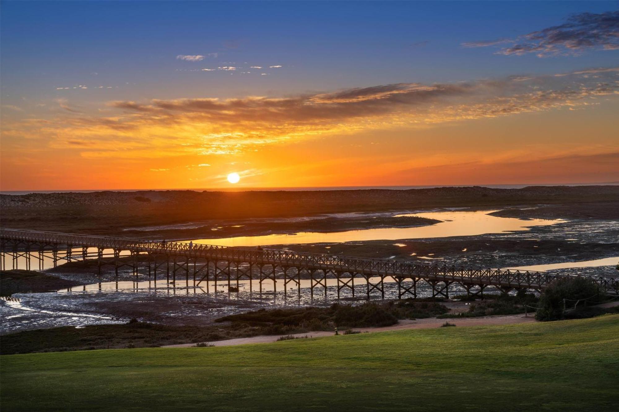 ホテル Wyndham Grand Algarve キンタ・ド・ラーゴ エクステリア 写真